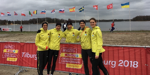 Die Frauenmannschaft bei der Cross EM in Tilburg: Fabienne Amrhein, Elena Burkhard, Hanna Klein, Caterina Granz, Deborah Schöneborn