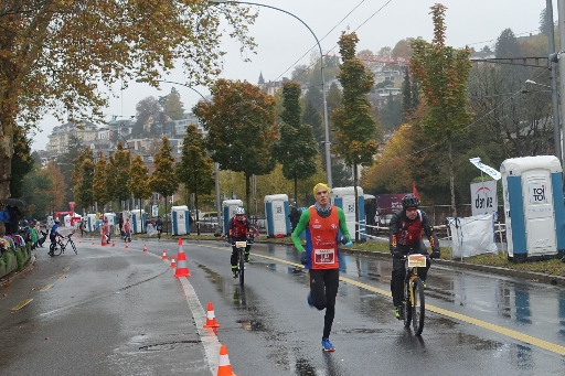 Marathon-Sieger Elias Gemperli nach der ersten Runde
